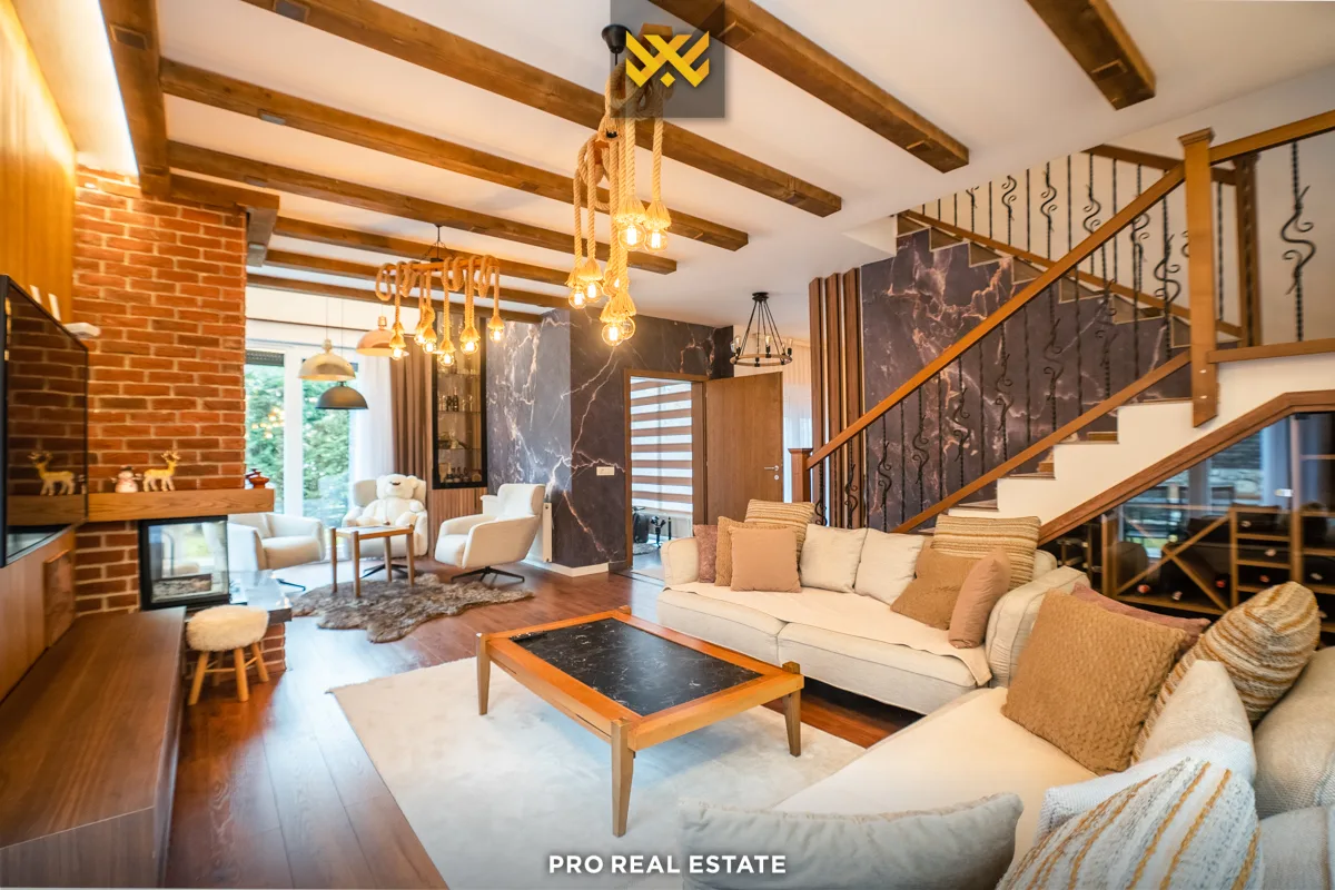 Villë 210m² për #SHITJE në Brezovicë
