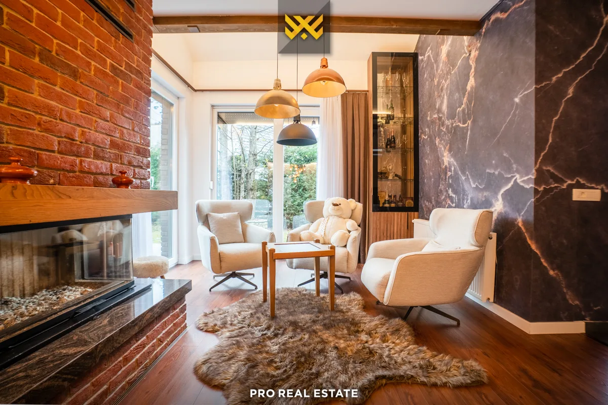 Villë 210m² për #SHITJE në Brezovicë