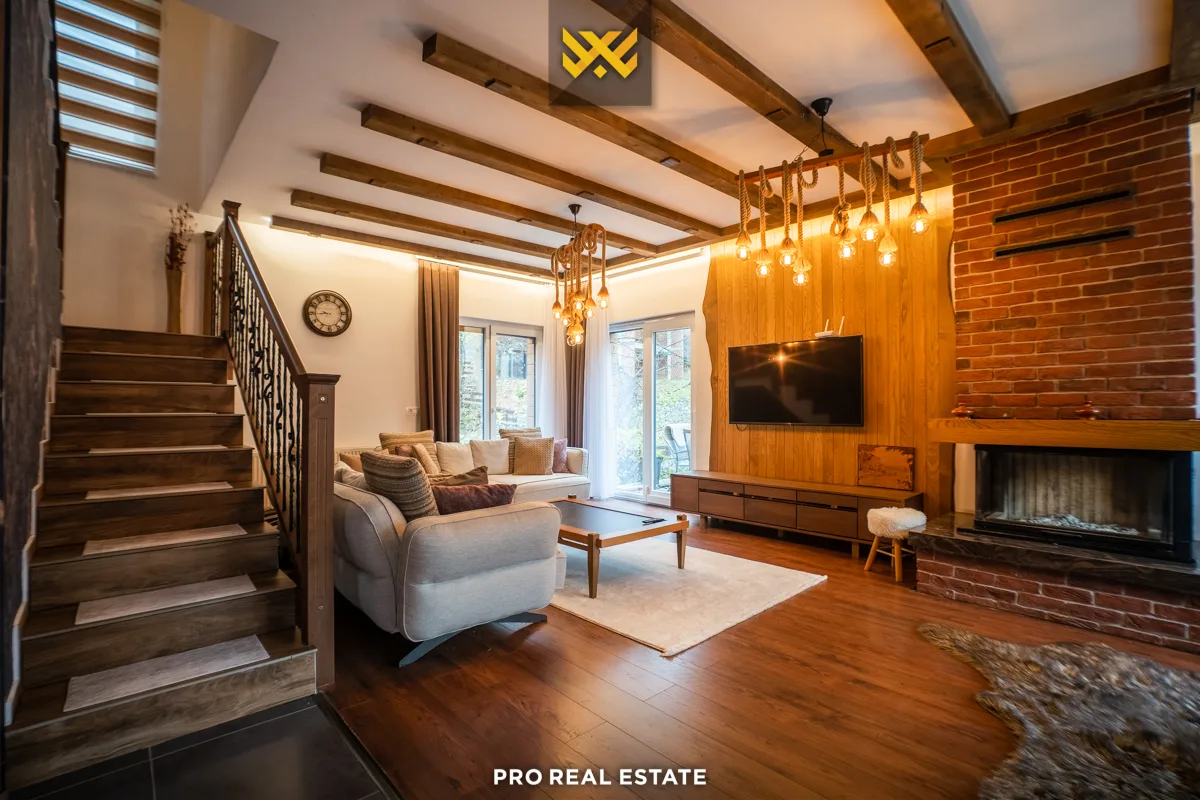 Villë 210m² për #SHITJE në Brezovicë