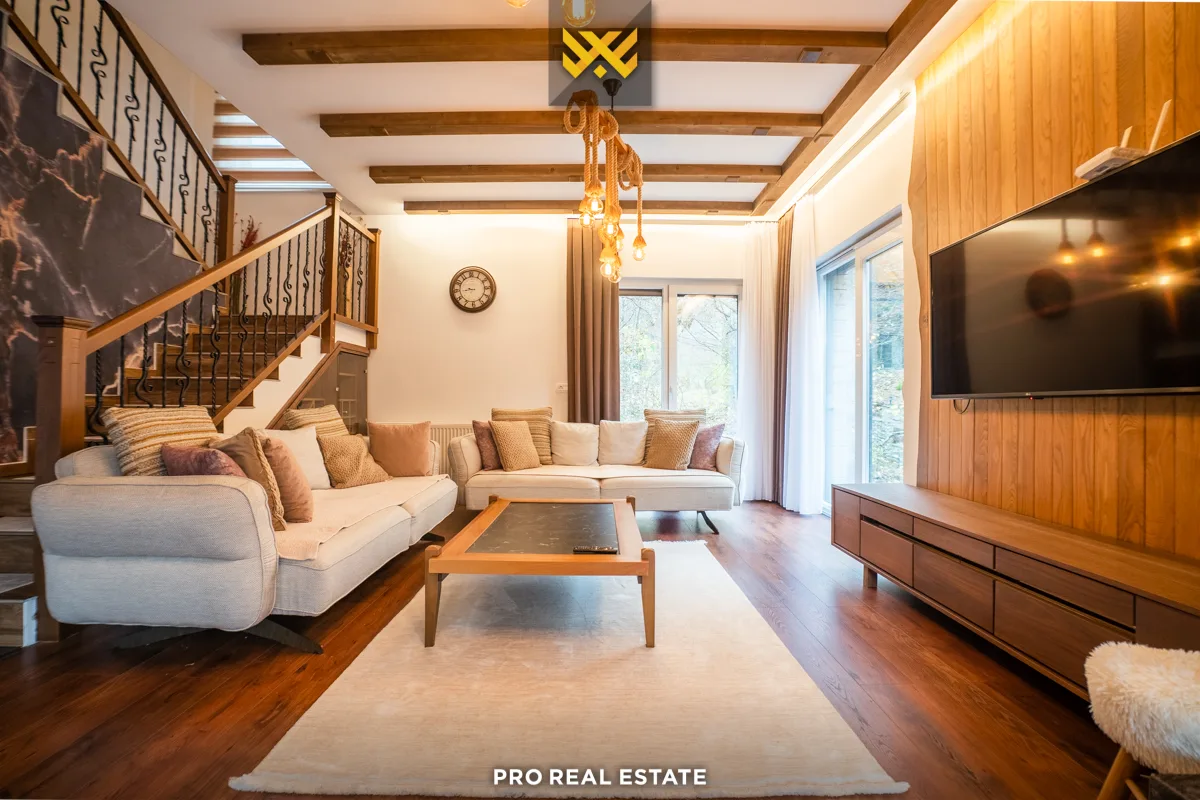 Villë 210m² për #SHITJE në Brezovicë