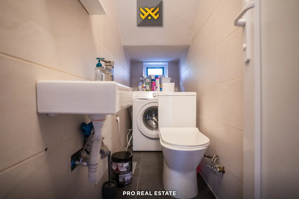 Villë 210m² për #SHITJE në Brezovicë