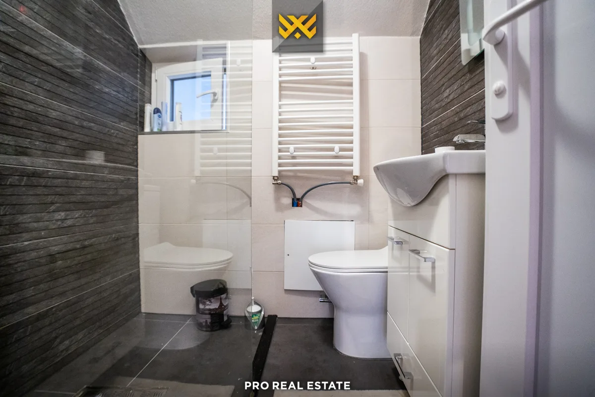 Villë 210m² për #SHITJE në Brezovicë