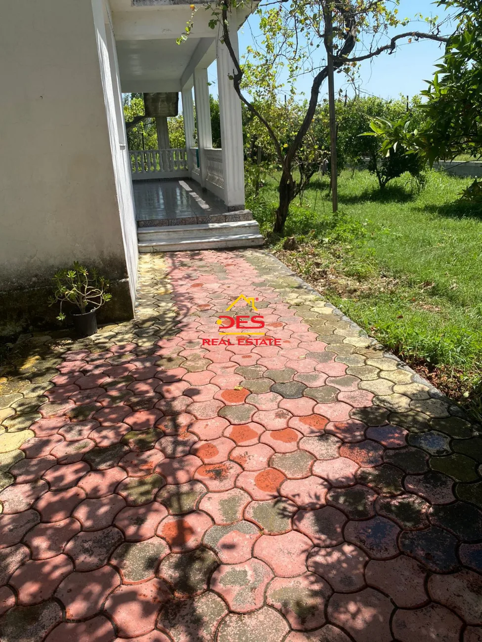 Jepet me qira shtëpi private pranë zonës së kurumit, elbasan.