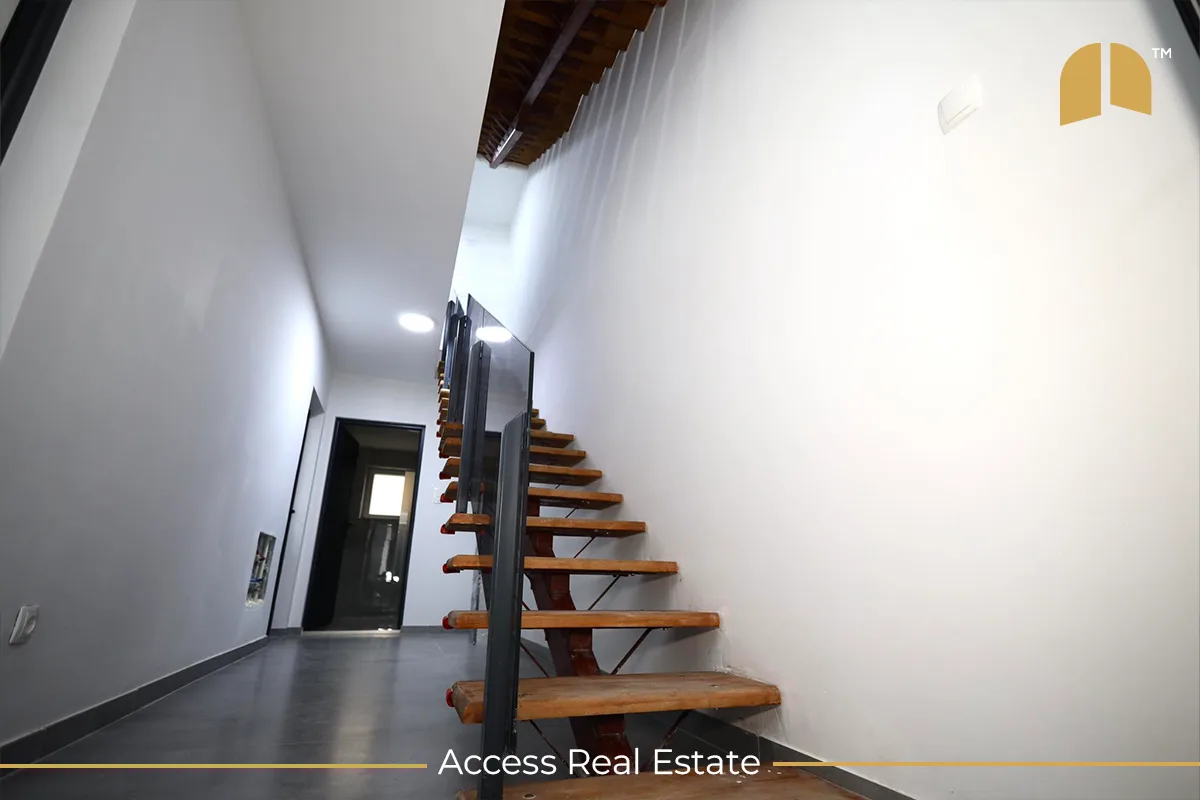 Shtëpi me QIRA - 4 dhoma gjumi - Pejton - 290m²