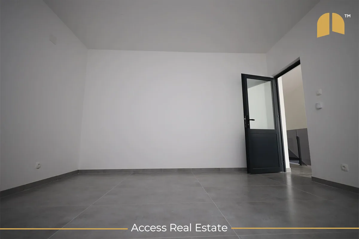 Shtëpi me QIRA - 4 dhoma gjumi - Pejton - 290m²