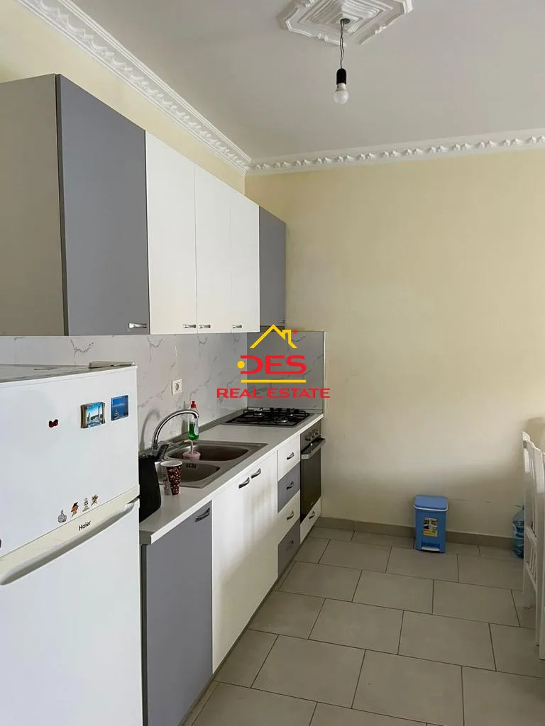 Shitet apartament 1+1 në transballkanike,vlorë