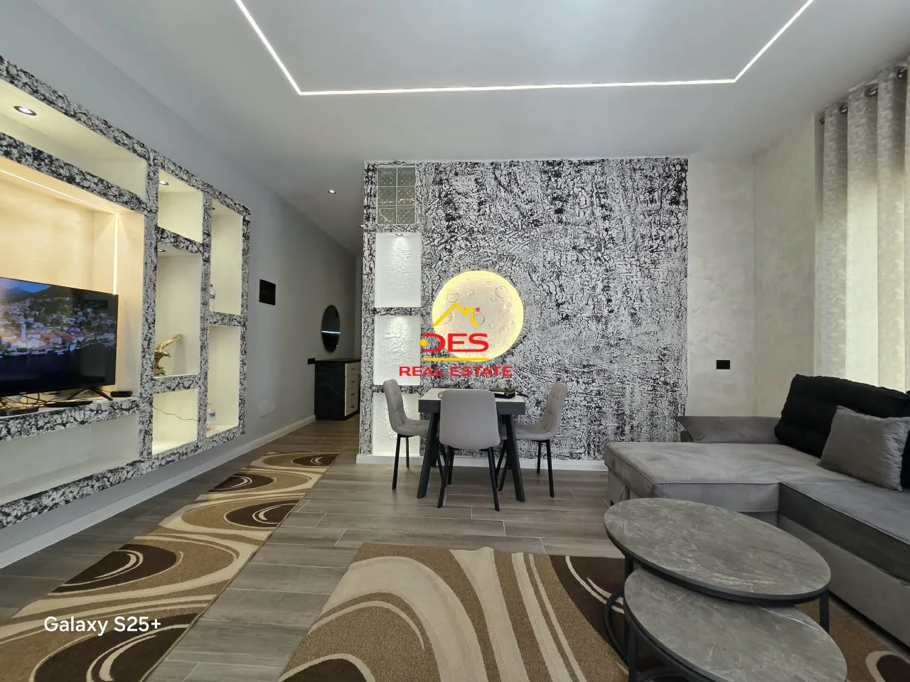 Shitet apartament 1+1 pranë bar restorant lux , vlorë.