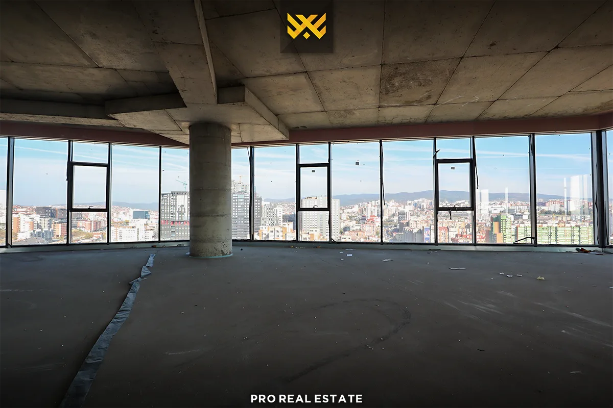 Lokal 552m² me #QIRA në Lakrishtë.