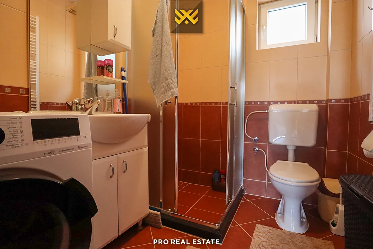 Kat shtëpie 80m² me #QIRA në Emshir