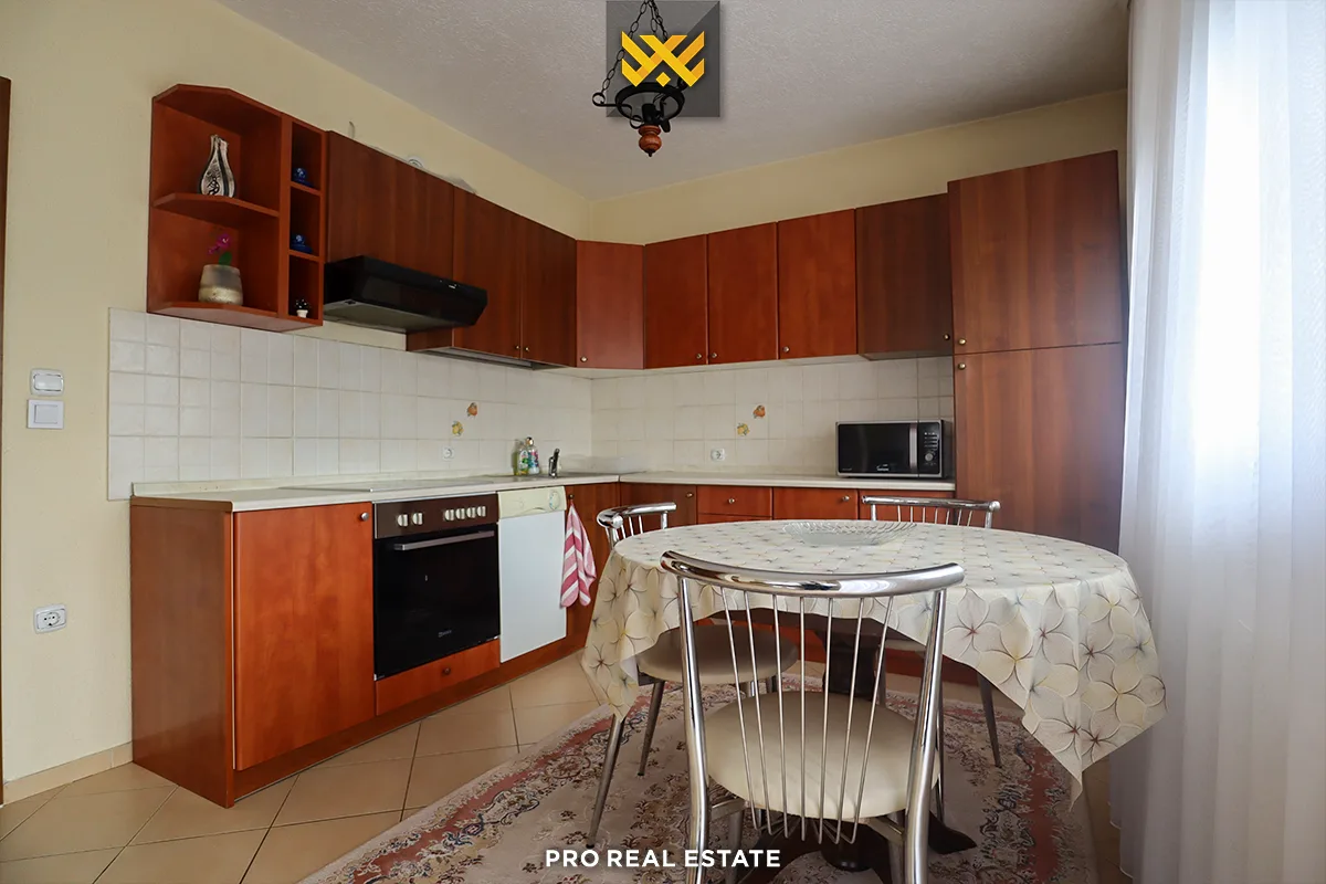 Kat shtëpie 80m² me #QIRA në Emshir