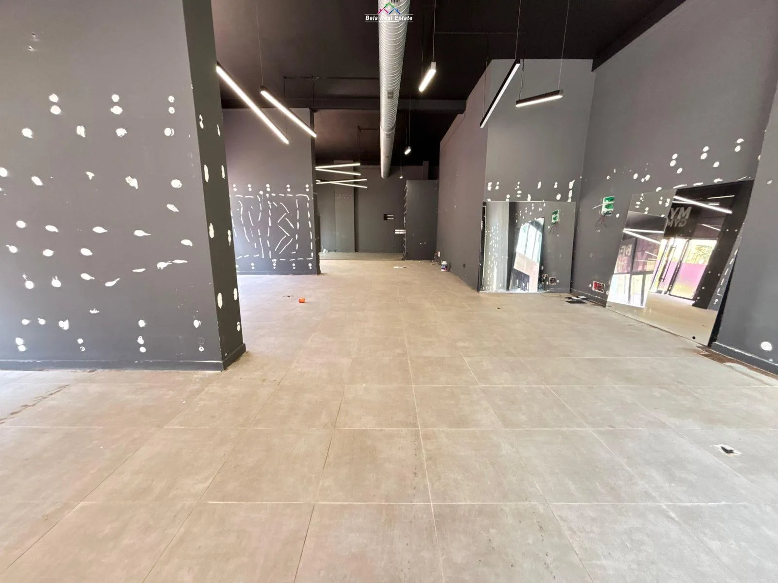 Dyqan Me Qera Tek Rruga e Barrikadave ( ID BD21825) Tirane