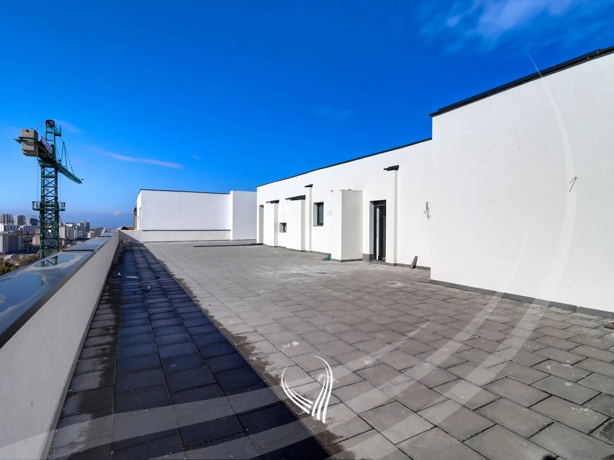 Penthouse me 4 dhoma gjumi në shitje në lagjen Mati 1 – Rruga A