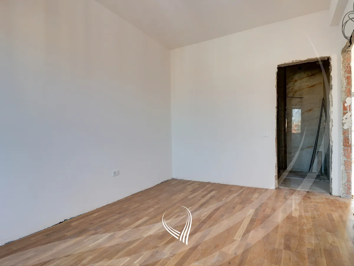 Penthouse me 4 dhoma gjumi në shitje në lagjen Mati 1 – Rruga A