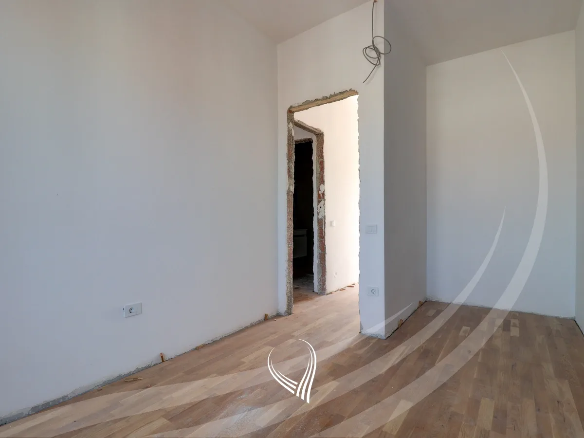 Penthouse me 4 dhoma gjumi në shitje në lagjen Mati 1 – Rruga A