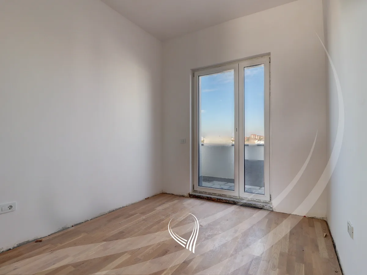 Penthouse me 4 dhoma gjumi në shitje në lagjen Mati 1 – Rruga A