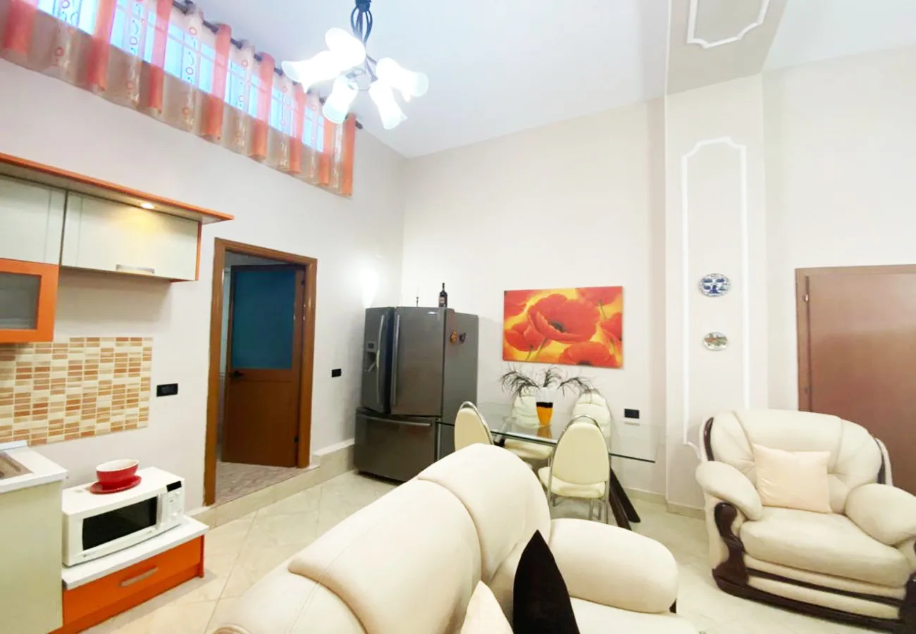 Jepet me qira apartament 2+1 te “rruga e durrësit”, tiranë.