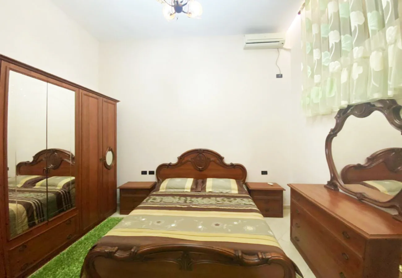 Jepet me qira apartament 2+1 te “rruga e durrësit”, tiranë.