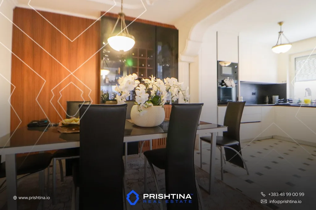 Shtëpi me qira 340m² në Mati 1