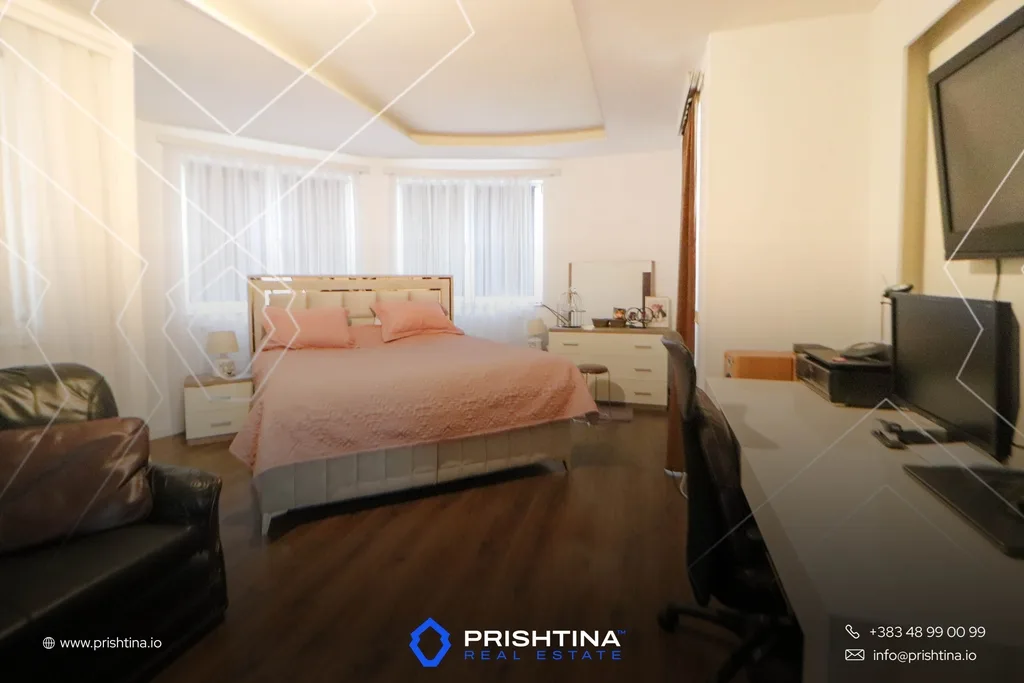 Shtëpi me qira 340m² në Mati 1