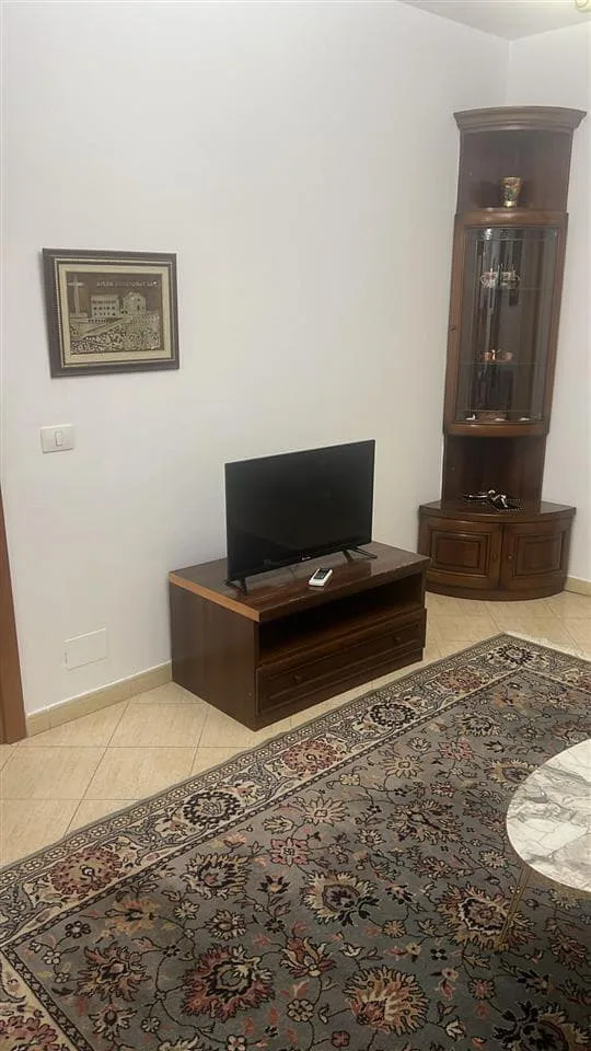 Apartament Me Qera 1+1 tek Zogu i Zi (ID B2101206) Tirane