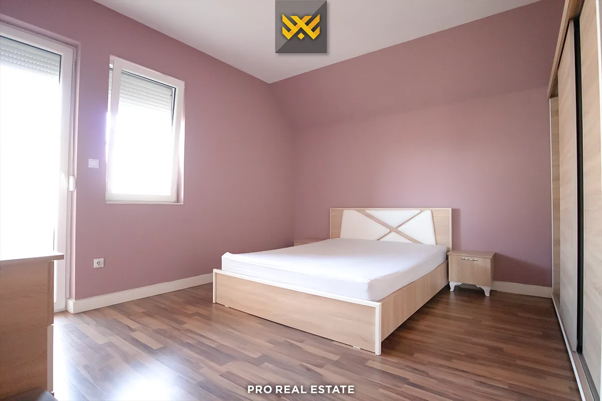 Shtëpi 240m² + 30m² për #SHITJE në Hajvali.
