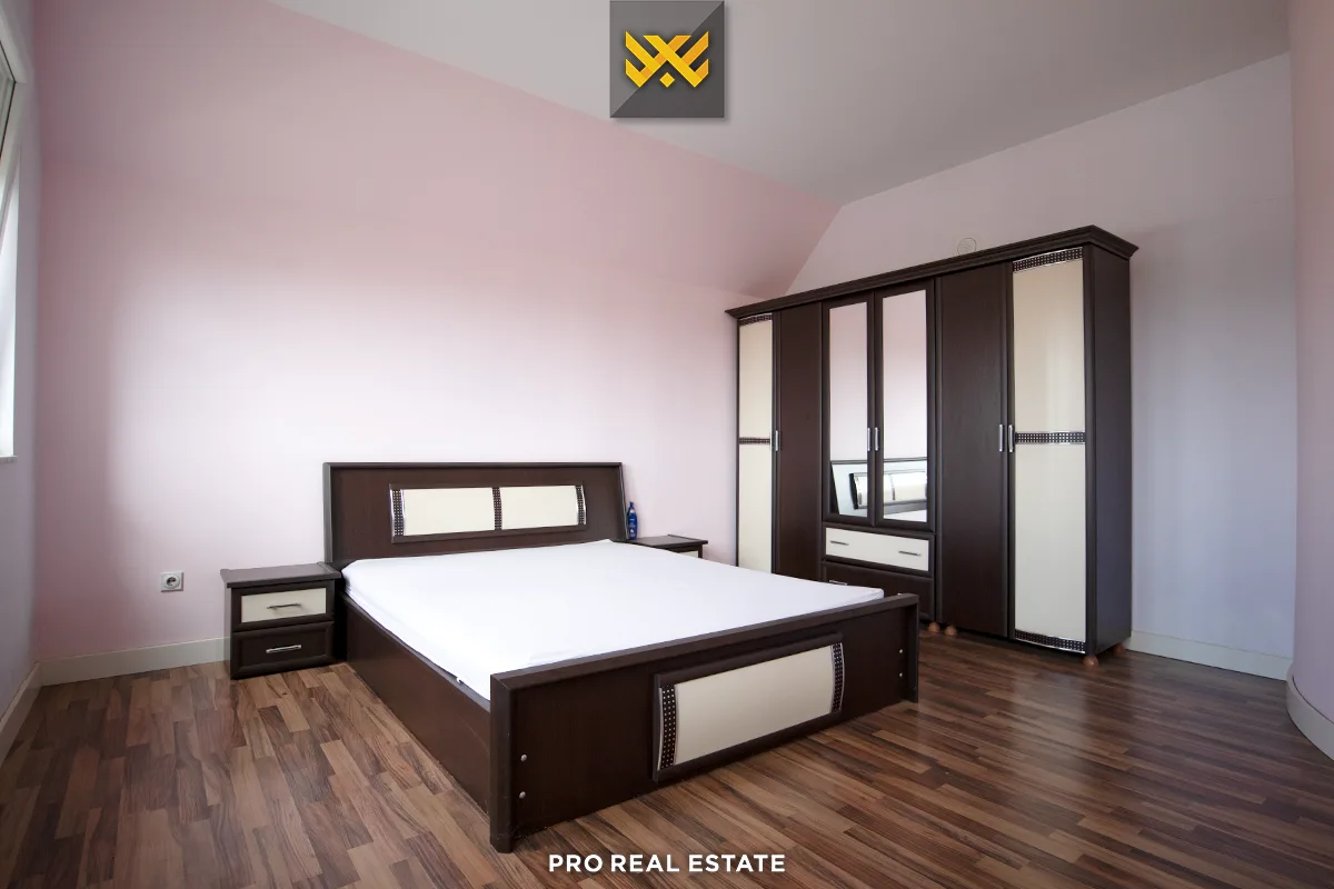 Shtëpi 240m² + 30m² për #SHITJE në Hajvali.