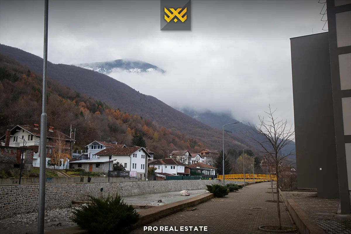 Lokal 377m² me #QIRA në Pejë.