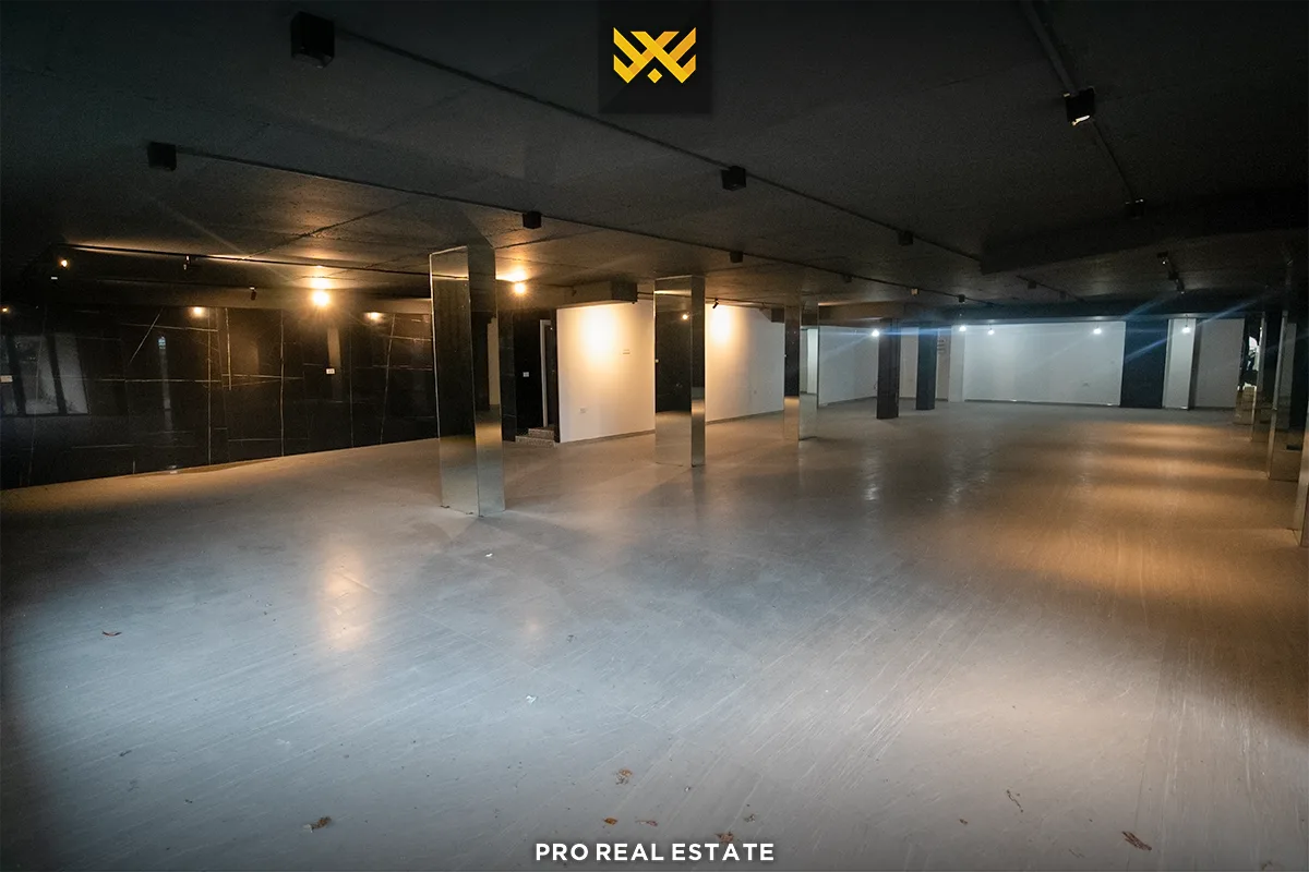 Lokal 377m² me #QIRA në Pejë.