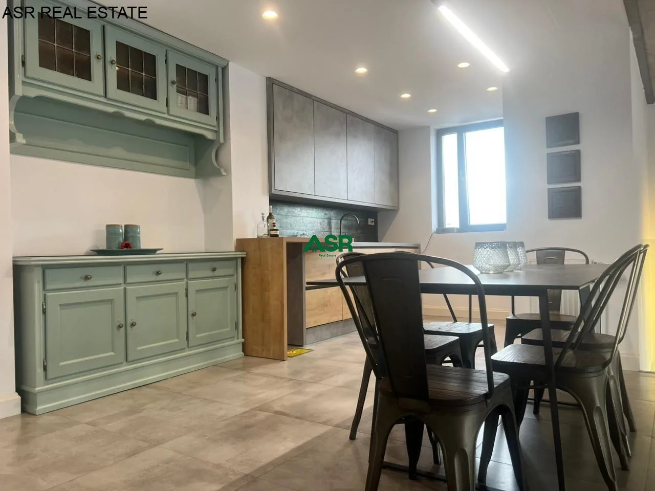 #ID:3930 Banesë Penthouse Duplex175m2 me #qira në lagjen Arberia