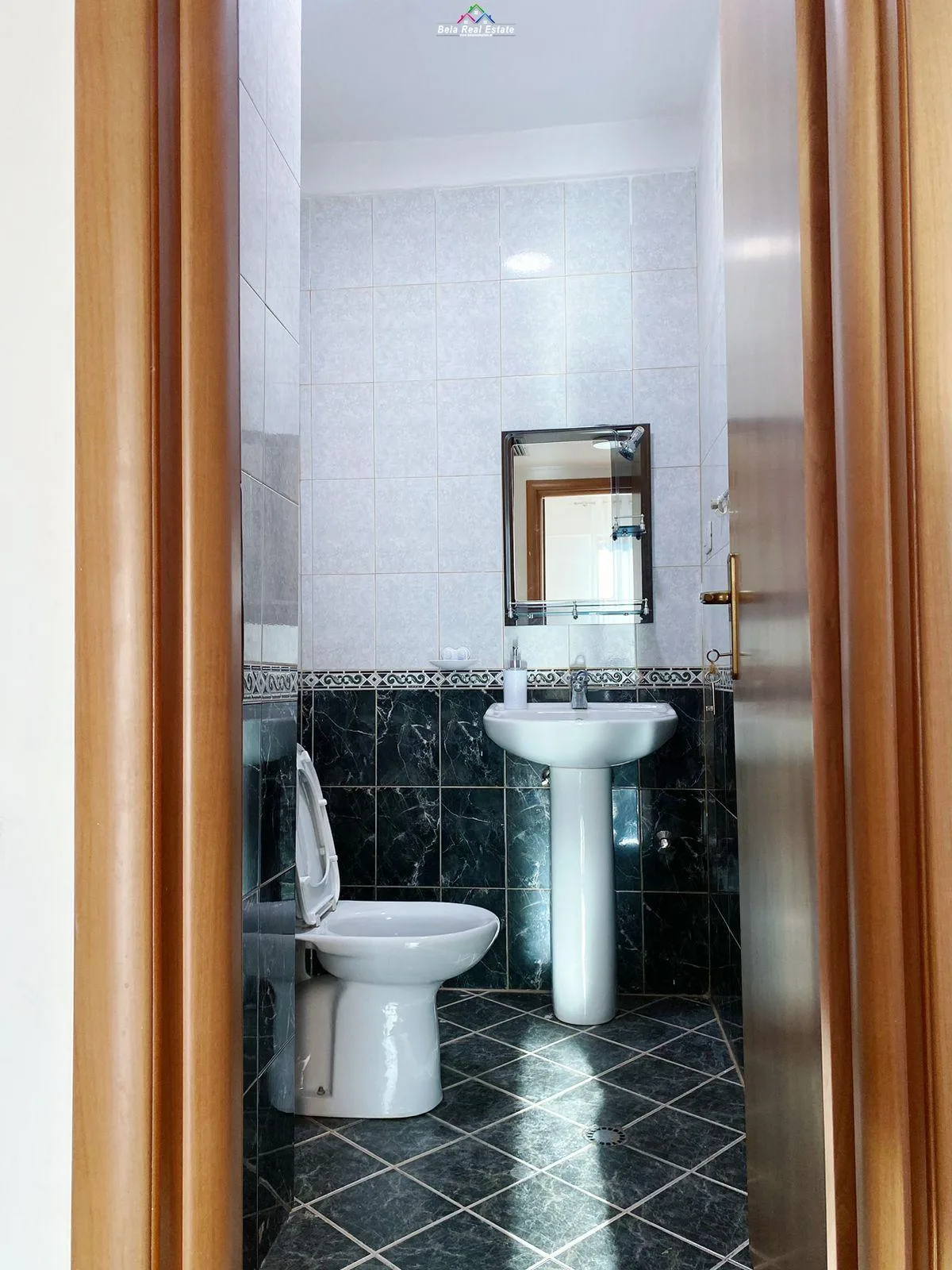 Apartament Me Qera 2+1 tek Stacioni i Trenit (ID B2201022)
