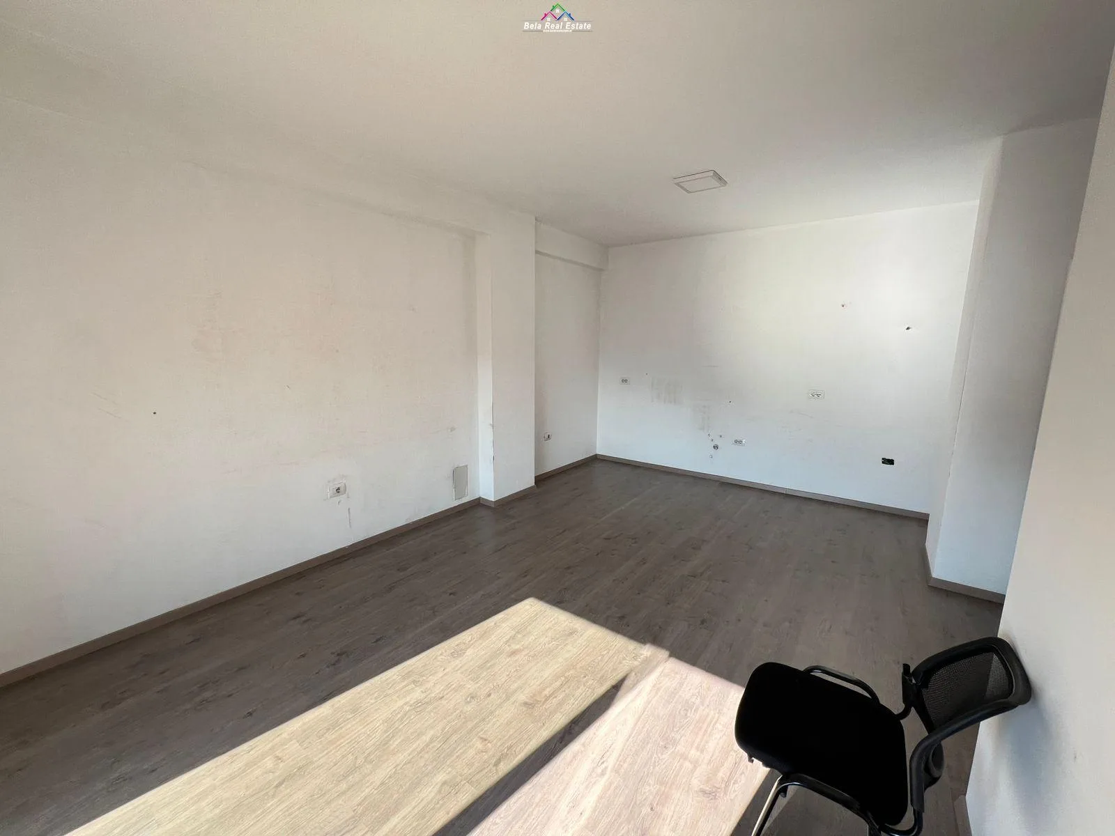 Zyre Me Qera ne Porcelan (ID BZ2711) Tirane