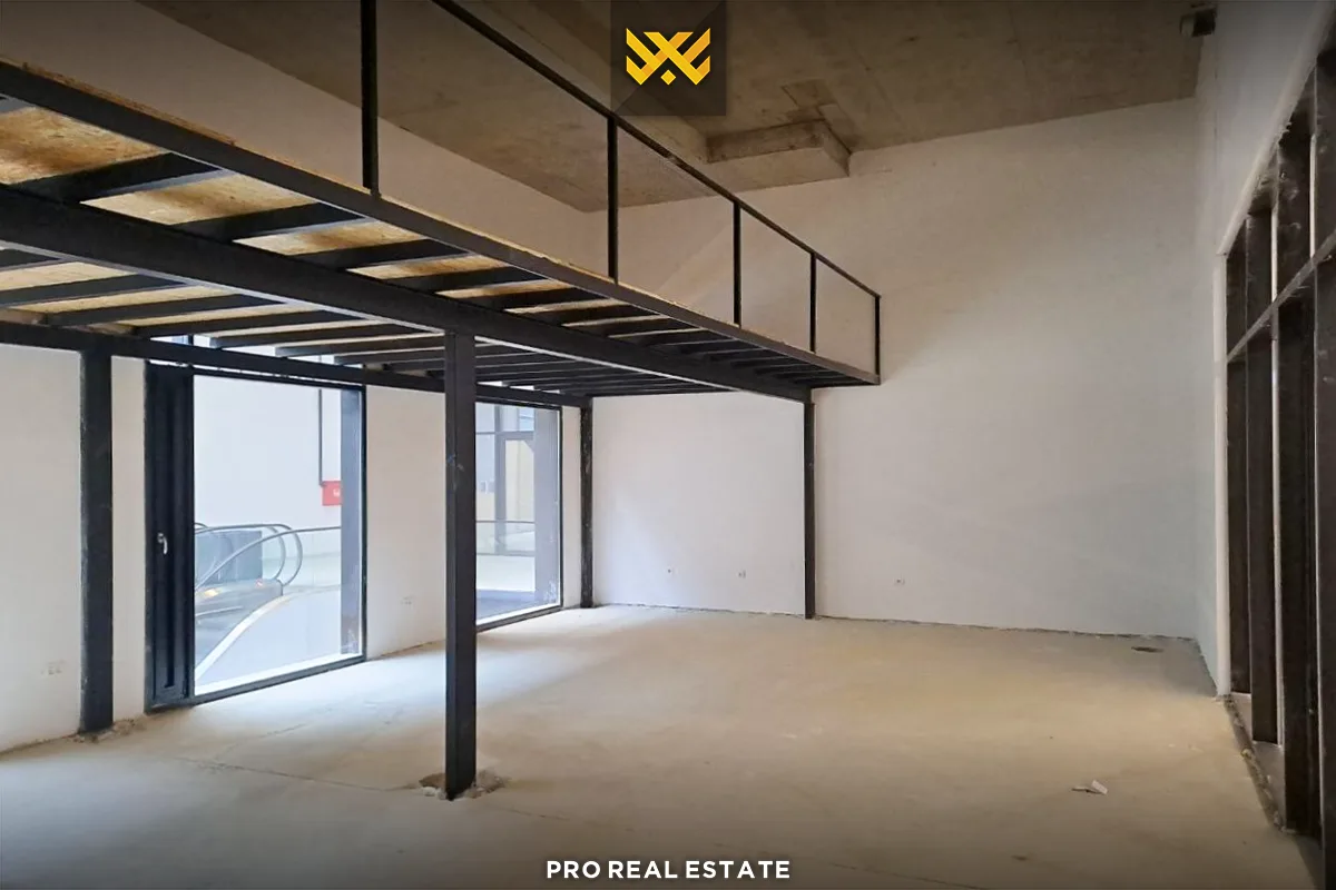 Lokal - Zyrë 140m² me #QIRA në Lakrishtë.