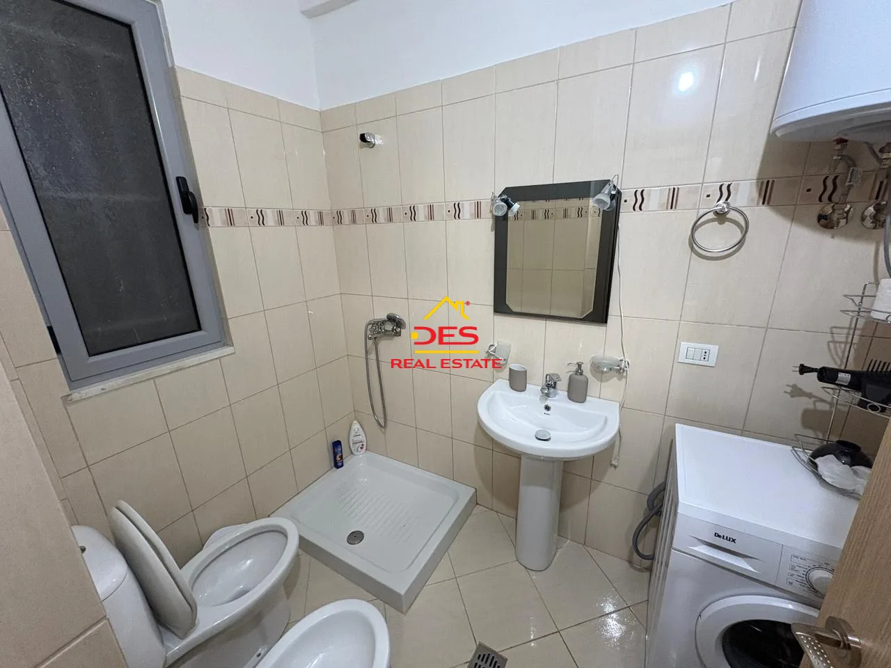 Shitet apartament 1+1 pranë vilave qeveritare, uji i ftohtë, vlorë