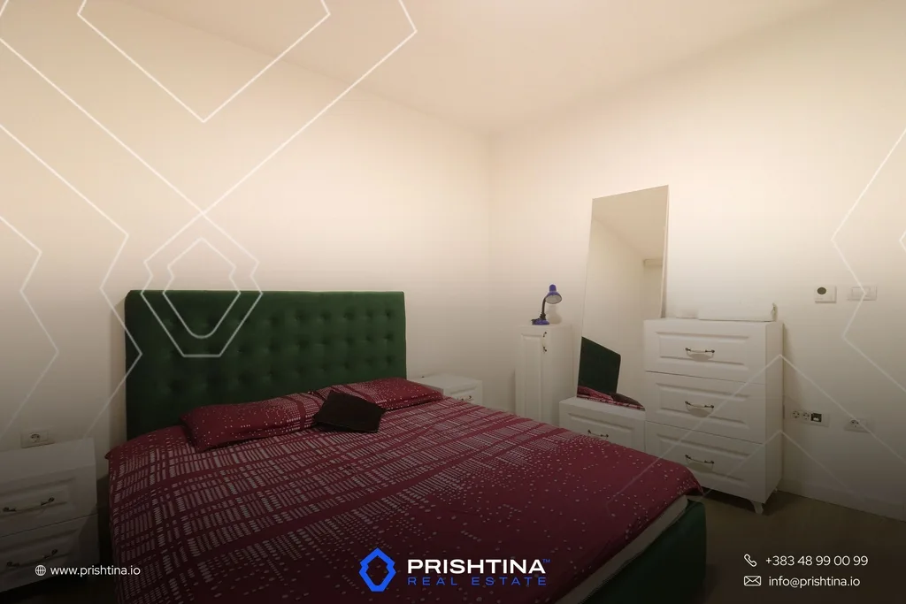 Banesë me qira 102m² në Rrugën A