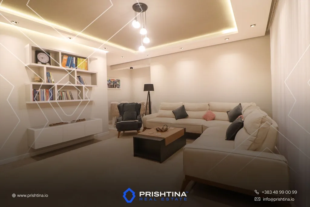 Banesë me qira 102m² në Rrugën A