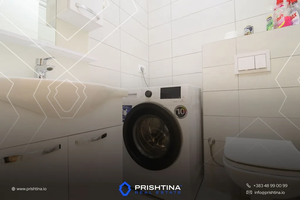 Banesë me qira 102m² në Rrugën A