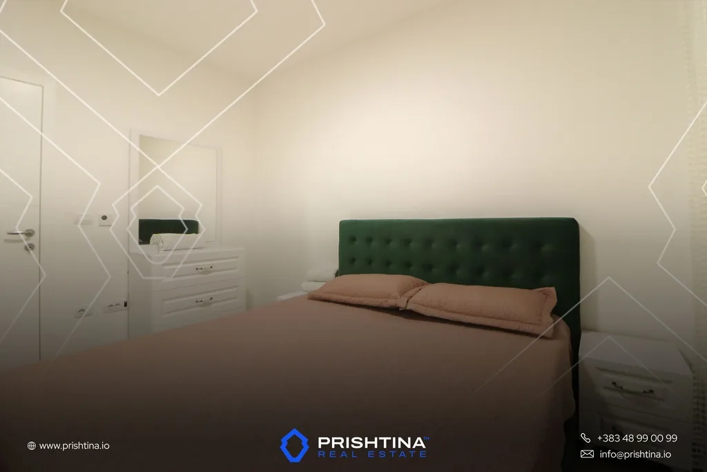 Banesë me qira 102m² në Rrugën A