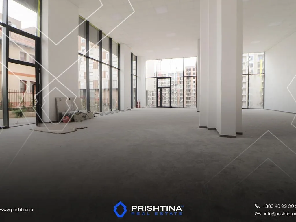 Lokal me qira 369m² në Prishtina e Re