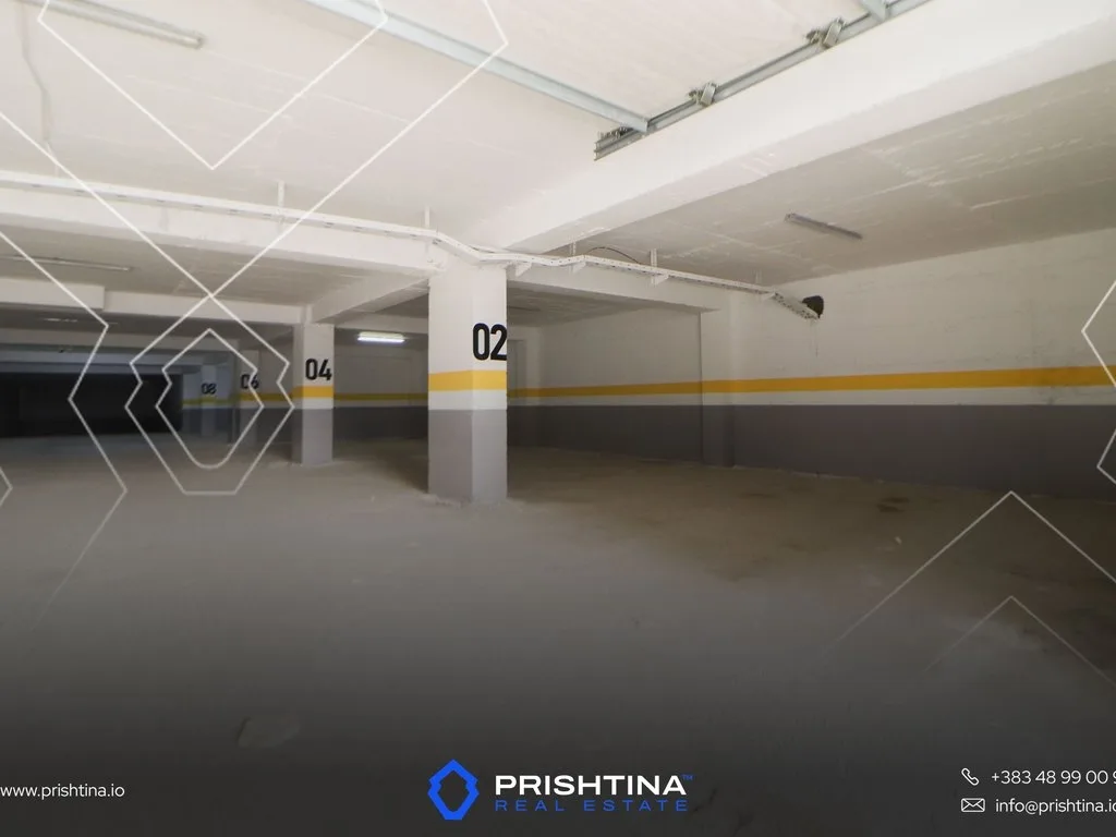 Lokal me qira 369m² në Prishtina e Re