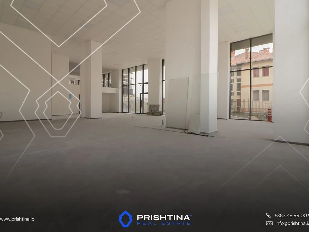 Lokal me qira 369m² në Prishtina e Re