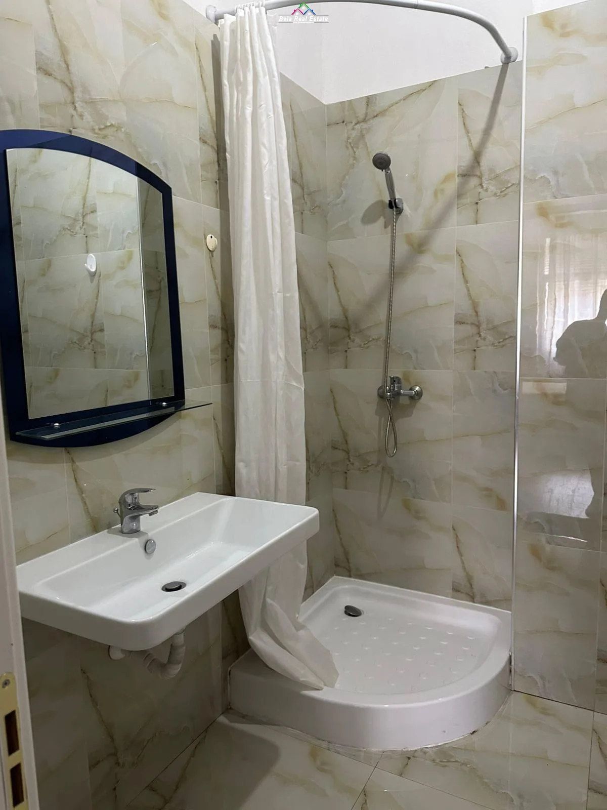 Apartament Me Qera 2+1 Tek Zogu I Zi (ID B2201602) Tirane.