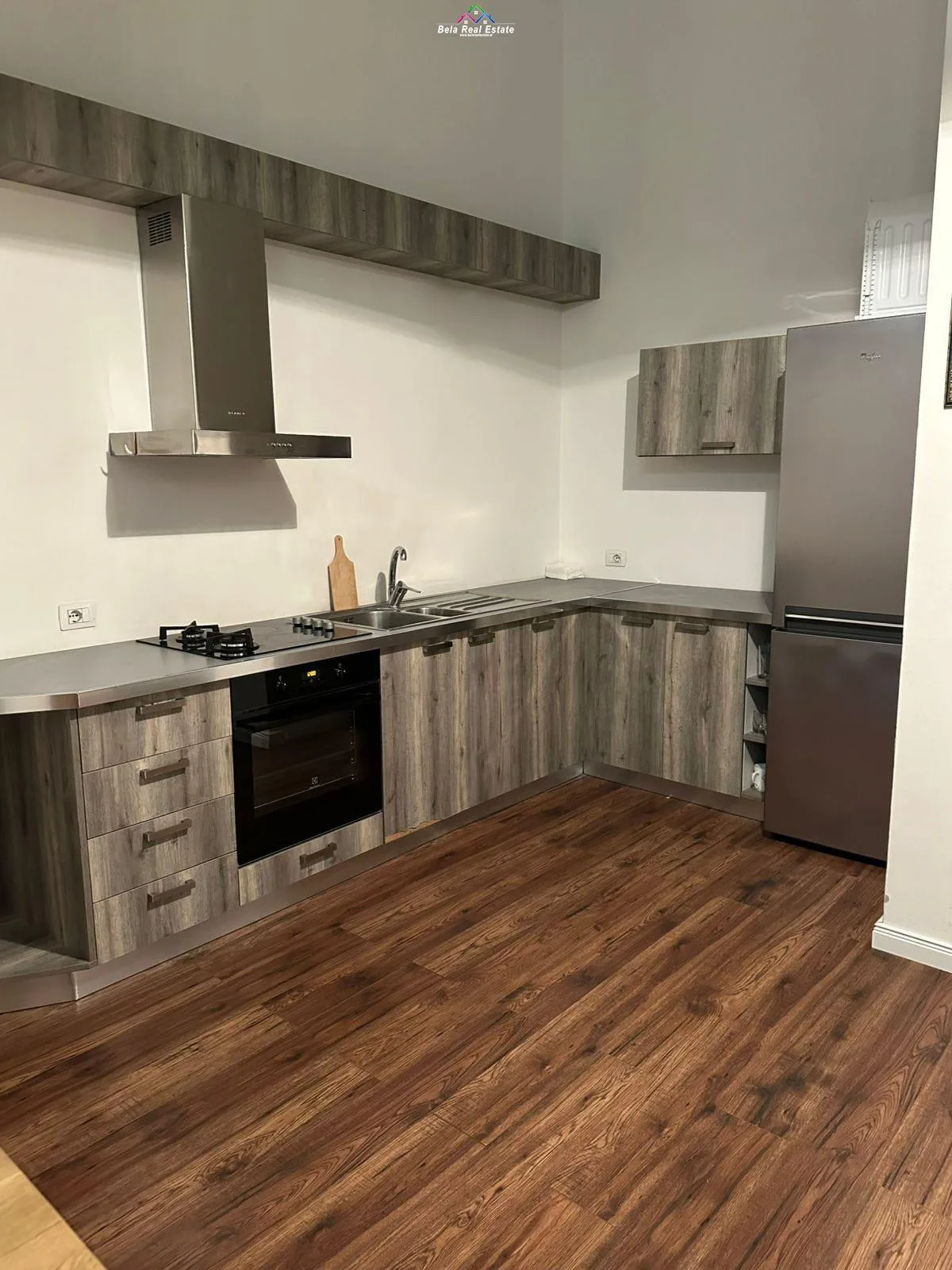 Apartament Me Qera 2+1 Tek Zogu I Zi (ID B2201602) Tirane.