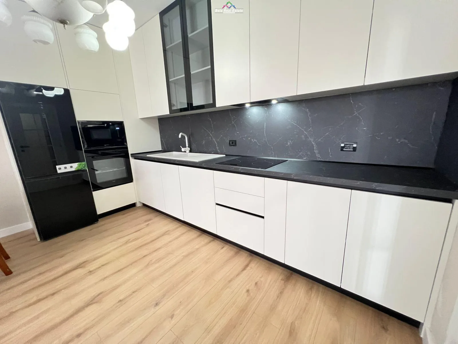 Apartament Me Qera 2+1 Tek Zogu I Zi  (ID B2201716) Tirane.