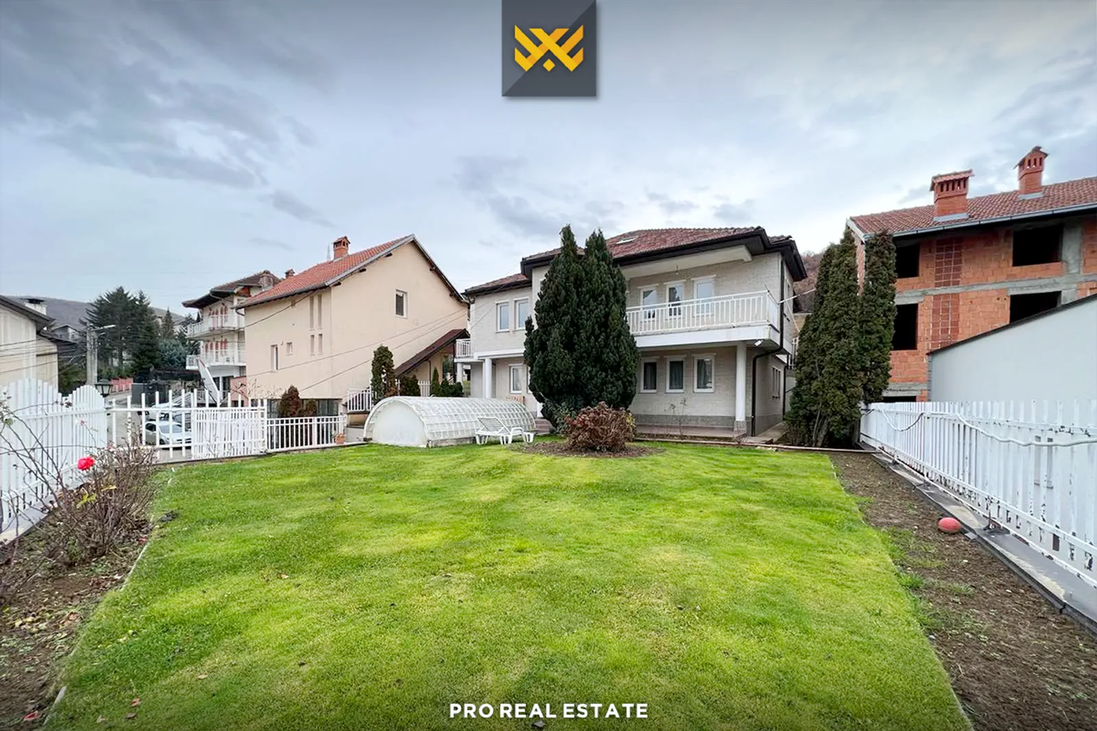 Shtëpi 400m² në #SHITJE në Tokbashqe.