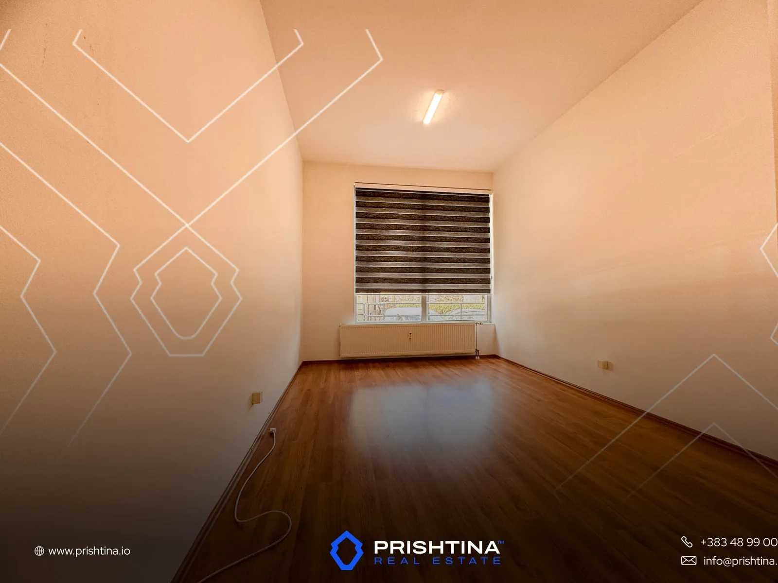 Lokal në #shitje në Emshir 135m² 🏢✨