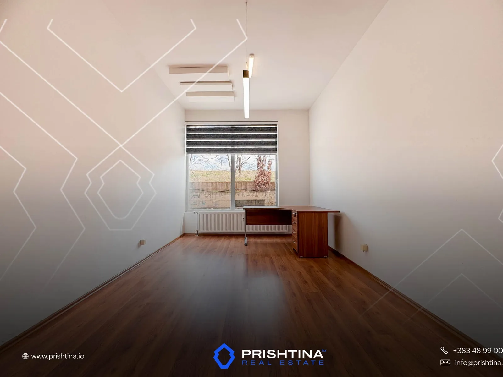 Lokal në #shitje në Emshir 135m² 🏢✨