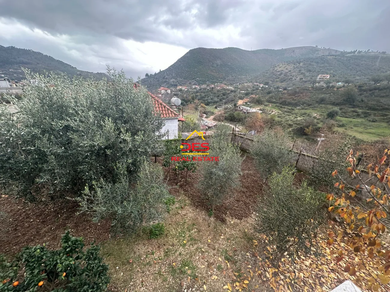Shitet vilë 2 katëshe në delvinë