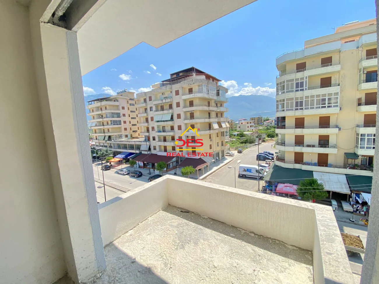 Shitet apartament 2+1 në orikum,qëndër