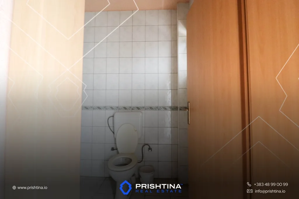 Objekt me qira 1150m² në Emshir