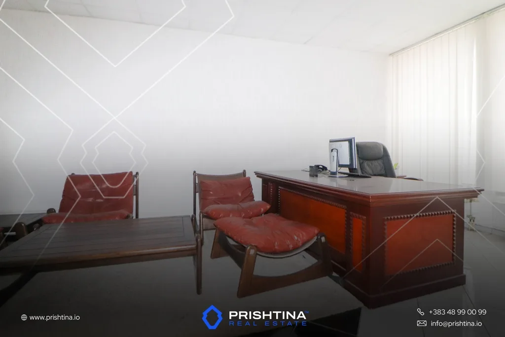 Objekt me qira 1150m² në Emshir